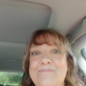 Meet your Posher, Claudia